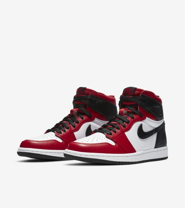 Jordan 1 Retro High Satin Snake Chicago