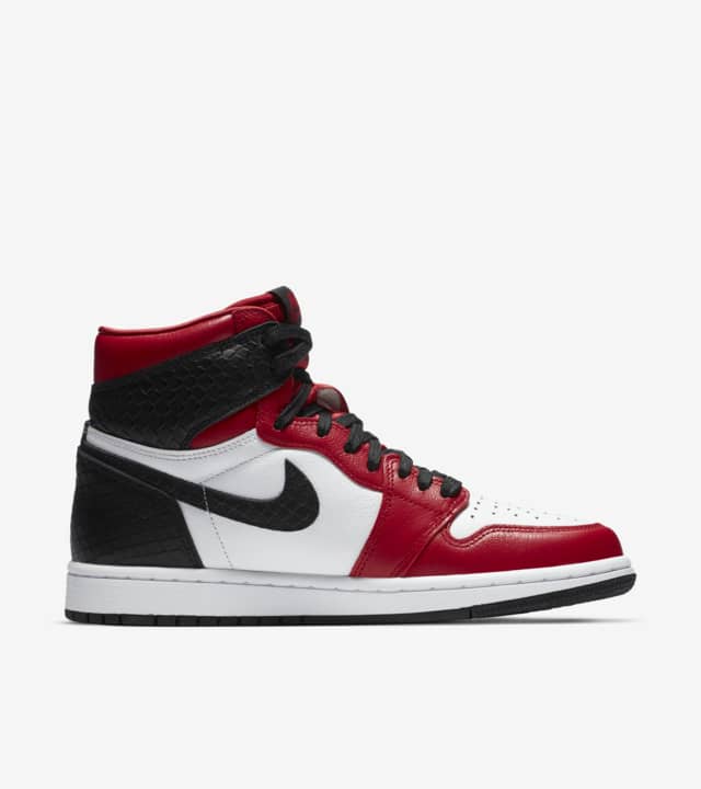 Jordan 1 Retro High Satin Snake Chicago
