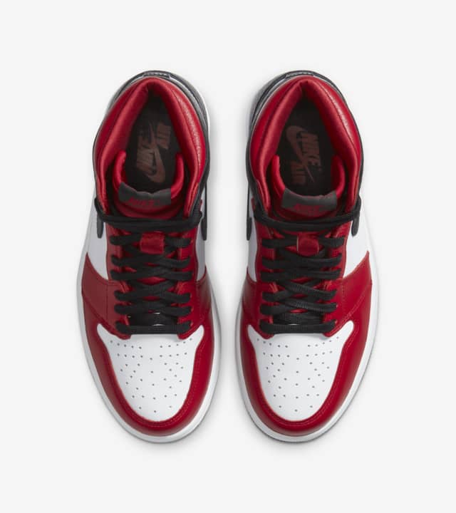 Jordan 1 Retro High Satin Snake Chicago