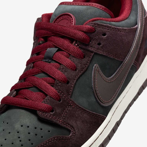 Dunk Low Riot Skateshop