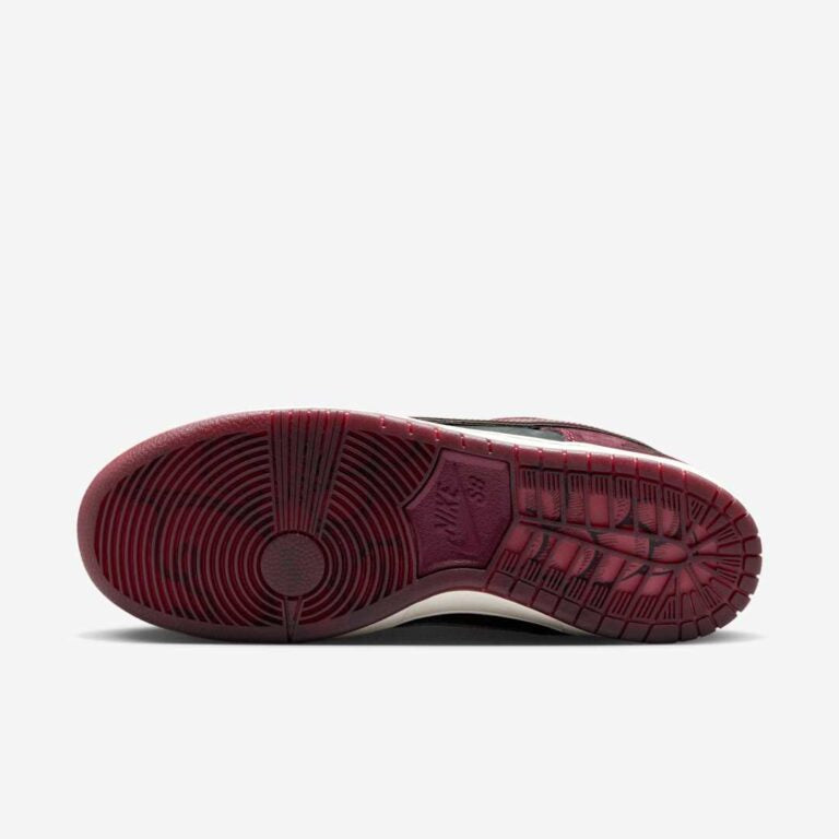 Dunk Low Riot Skateshop